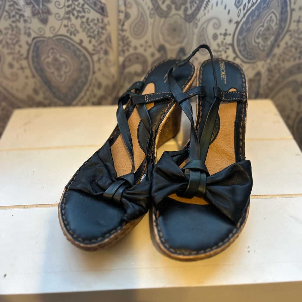 Cherokee Black Bow Sandals